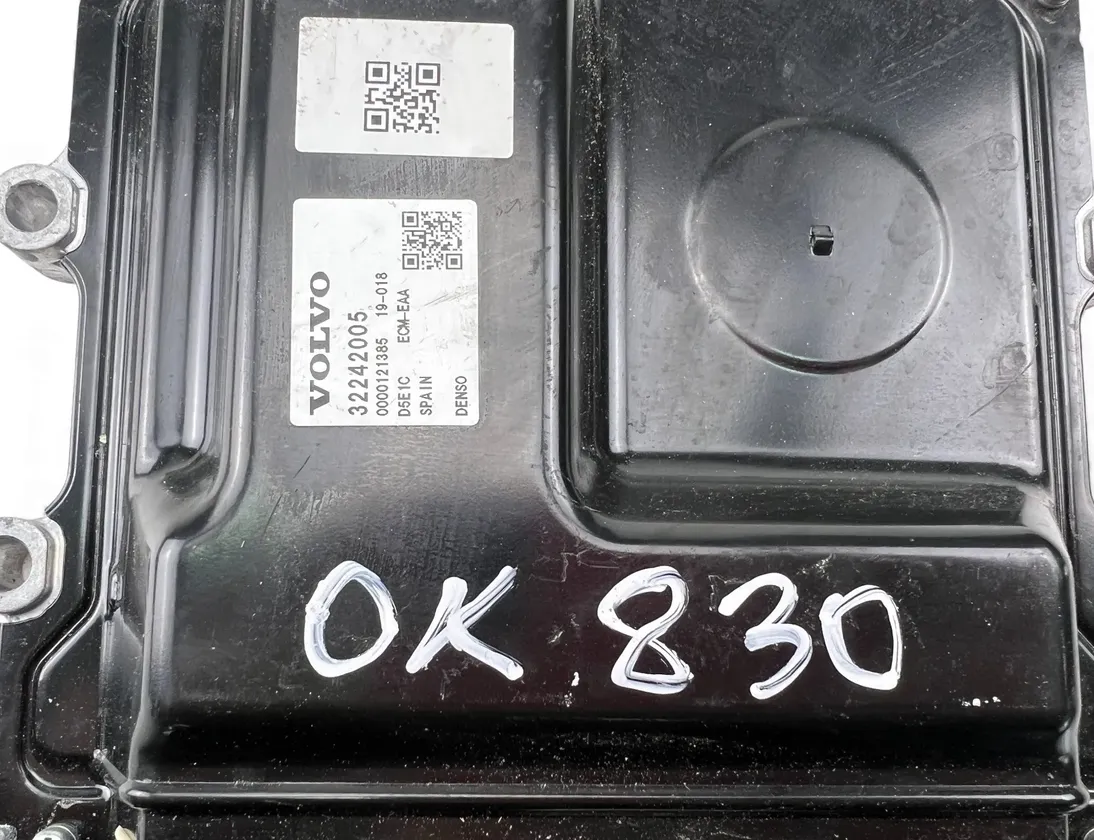 VOLVO V90 2 generation (2016-2024) Блок керування двигуном ECU 32242005 33089201