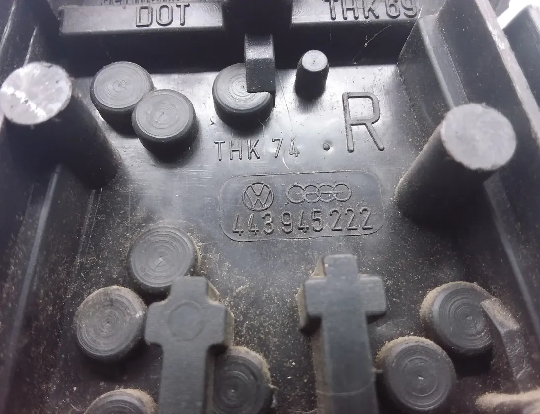 AUDI 100 S3 (1982-1990) Контакти заднього світла 443945222 35105738