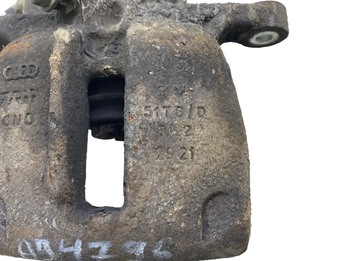 AUDI A4 B8/8K (2011-2016) Задній правий гальмівний супорт 35108203