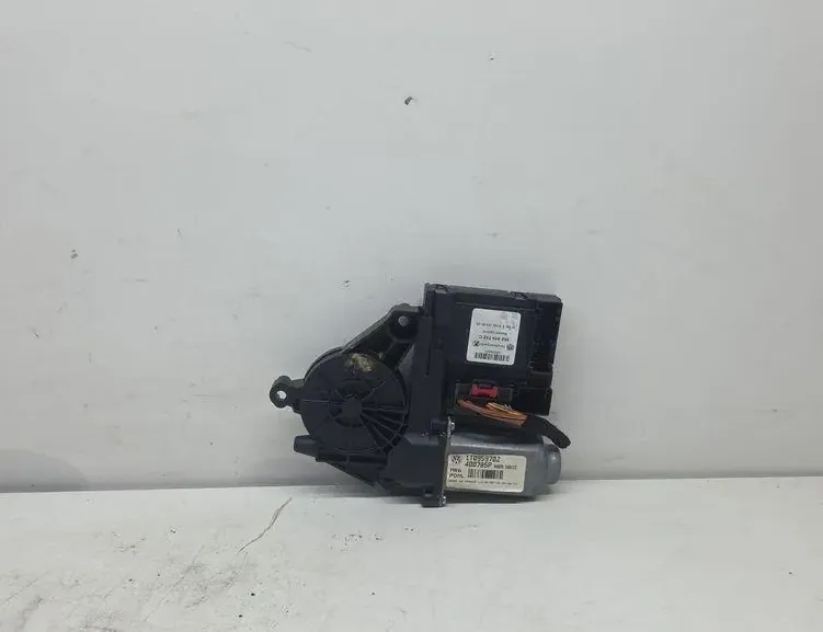 VOLKSWAGEN Touran 1 generation (2003-2015) Мотор регулятора вікна лівої передньої двері 1T0959702 33402718