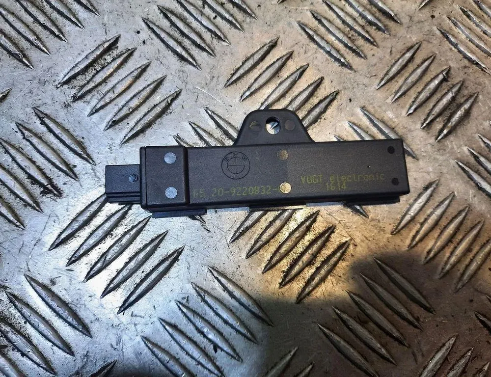 BMW 7 Series F01/F02 (2008-2015) Антенна бесключевого доступа 9220832 33414168