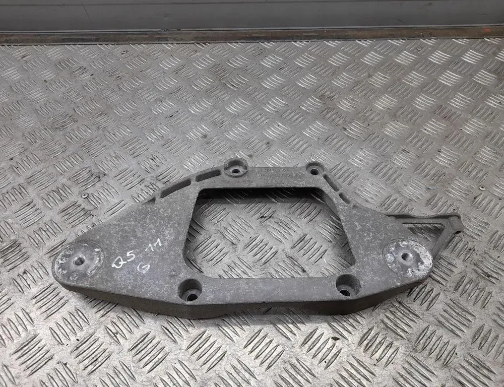 AUDI Q5 8R (2008-2017) Кронштейн заднего редуктора 8K0599287J 33426960