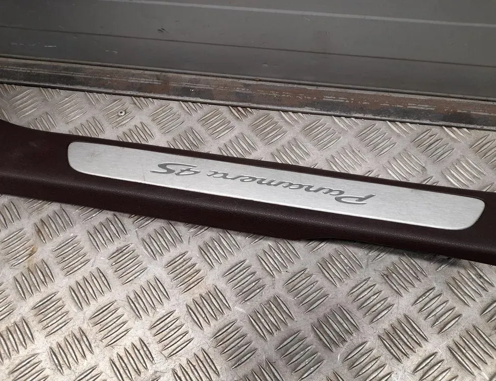 PORSCHE Panamera 970 (2009-2016) Обшивка переднього правого порога 970555518 33428984