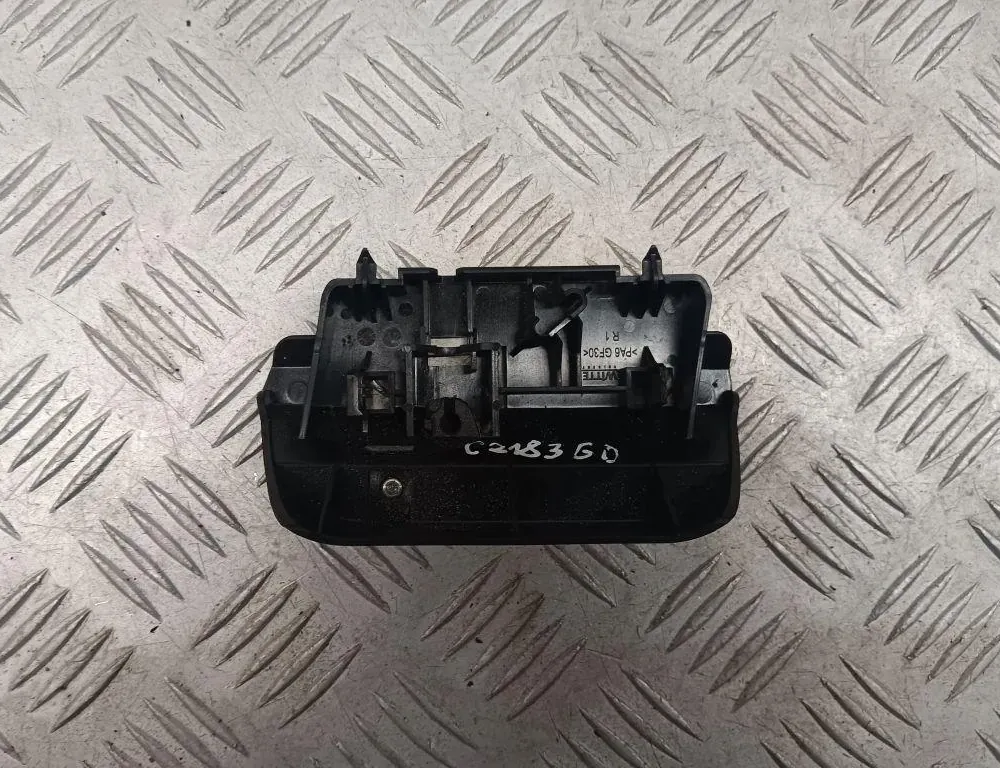 MERCEDES-BENZ CLS-Class C218/X218 (2011-2017) Інші частини інтер'єру A2049200264 33446795