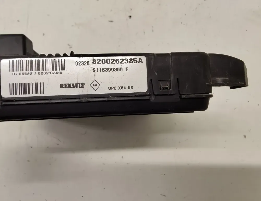 RENAULT Megane 2 generation (2002-2012) Блок запобіжників 8200262385A 35107380