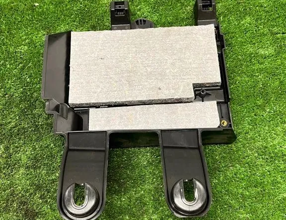 BMW X5 G05/G18 (2018-2024) Кришка блоку запобіжників 6819625 33739625