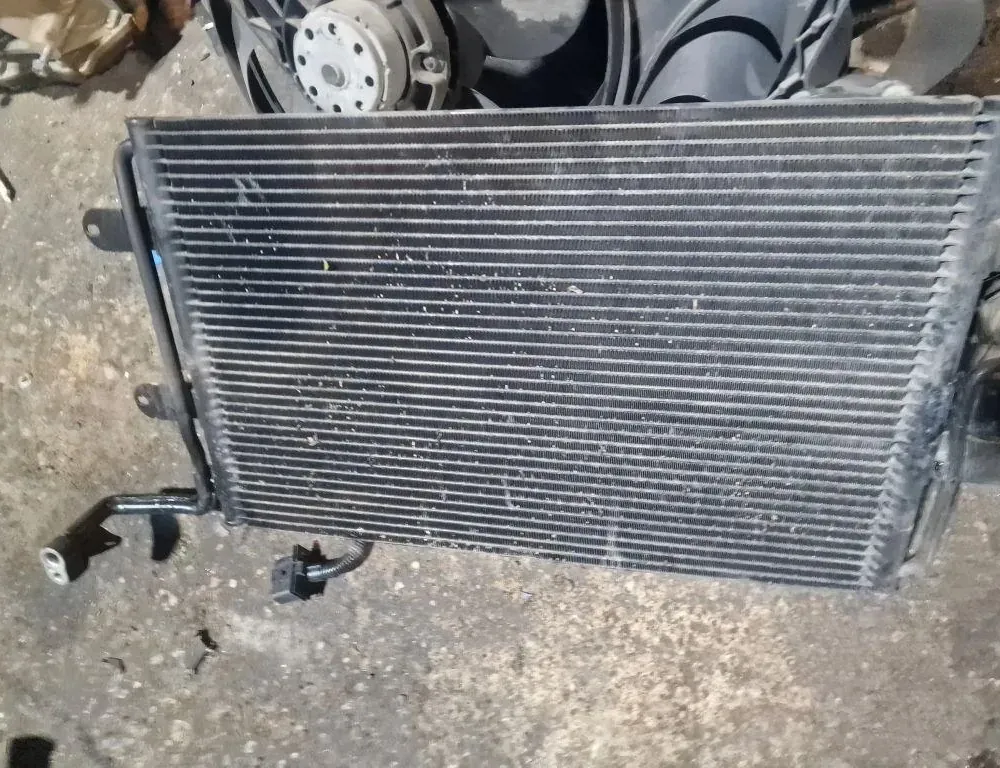 VOLKSWAGEN Bora 1 generation (1998-2005) Радиатор кондиционера 1J0820411D 33876170