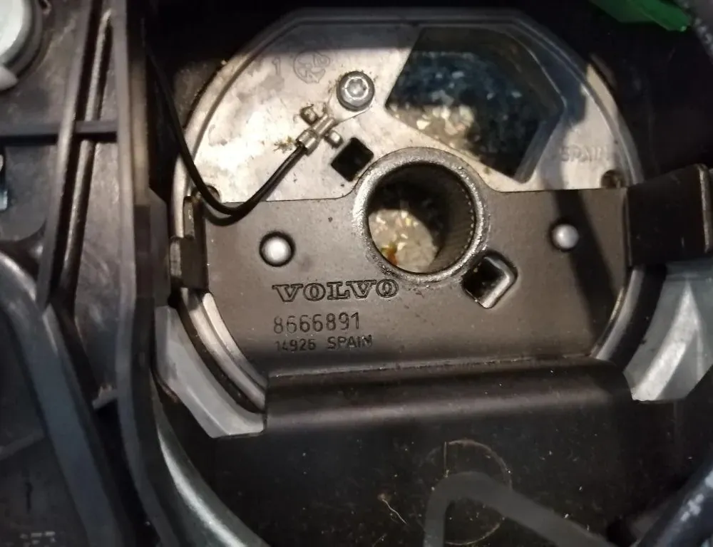 VOLVO XC60 Кермо 30741724,8666891 33975095