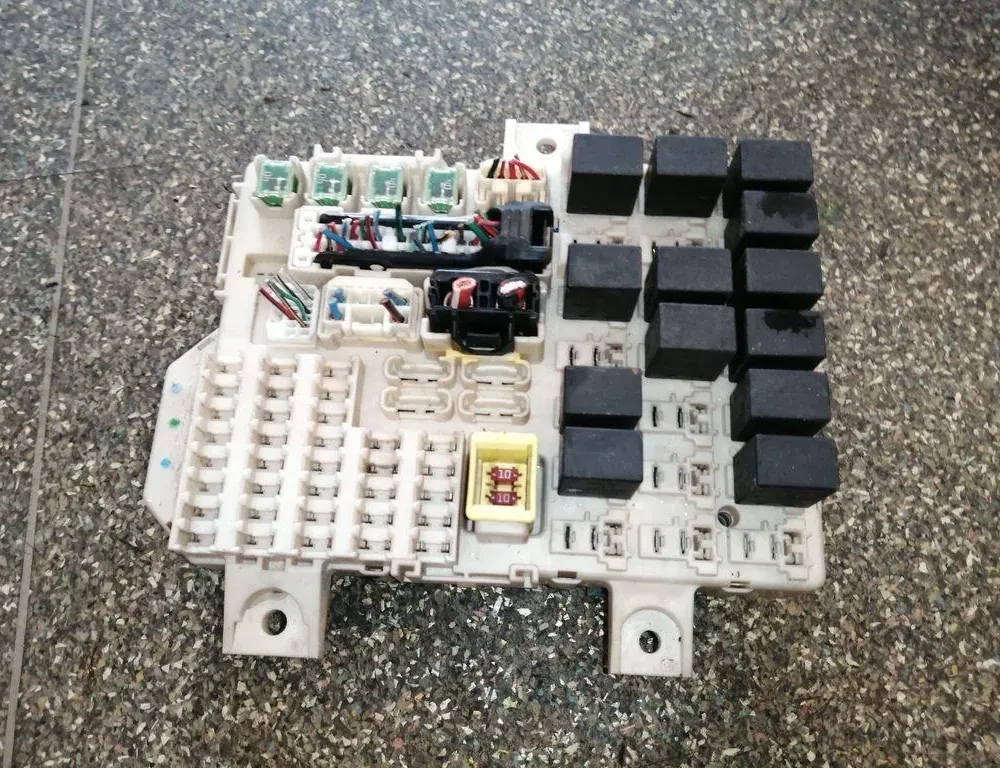 MITSUBISHI Colt 6 generation (2002-2013) Блок запобіжників MN108320,5WK48883,MN108320S,5WK45107,5wk45103a 35103094