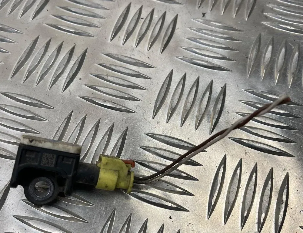 VOLKSWAGEN Touareg 2 generation (2010-2018) Лівий бічний датчик удару 7P0959651 31270439