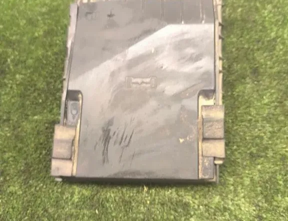 VOLKSWAGEN Golf 8 generation (2019-2023) Кришка блоку запобіжників 17180061,1K0937132 34246514