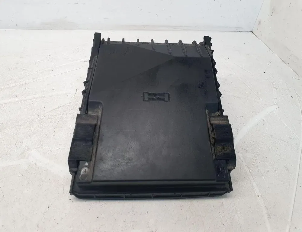 VOLKSWAGEN Golf 5 generation (2003-2009) Кришка блоку запобіжників 1K0937132F,1K0937132G,1K0937132 34235469