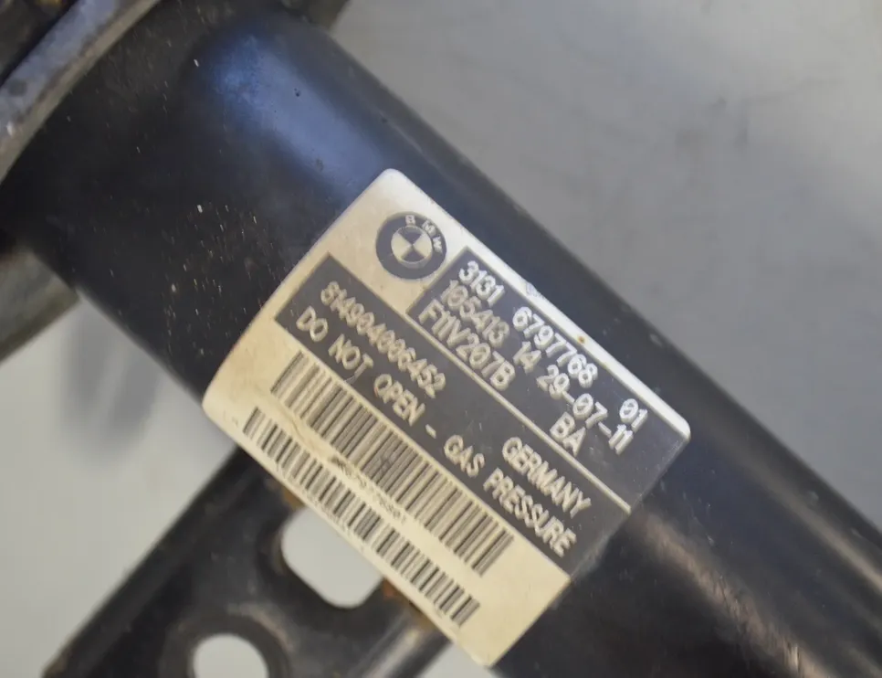 BMW 5 Series F10/F11 (2009-2017) Амортизатор передний правый 6797768,31316797768,6796764,31336796764,6795082,31306795082,6775589,31306775589 33339324