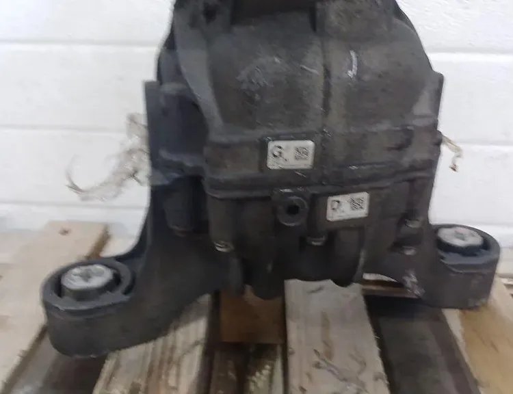 VOLKSWAGEN Touareg 2 generation (2010-2018) Задній диференціал 0BP525015H 34876642