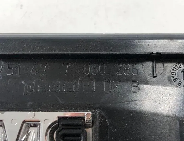 BMW 3 Series E90/E91/E92/E93 (2004-2013) Обрізка порогу 7060286 24708940