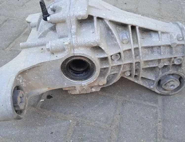 VOLKSWAGEN Touareg 2 generation (2010-2018) Задній диференціал 4460310091 31136853