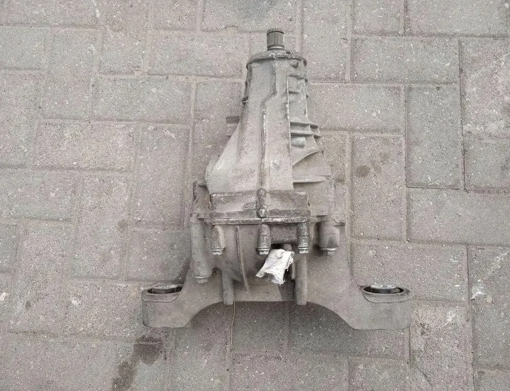 VOLKSWAGEN Touareg 2 generation (2010-2018) Задній диференціал 200800119 31155414