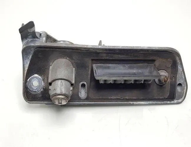 VOLKSWAGEN Caddy 3 generation (2004-2015) Ручка дверей багажника 2K0827569,2K0827565H 31096421