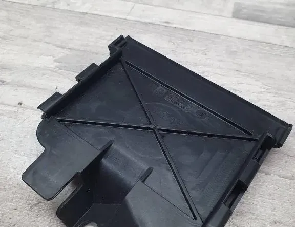 VOLKSWAGEN Passat B8 (2014-2023) Кришка блоку запобіжників 5Q0927165G,PA6BGB20GF10 34991755