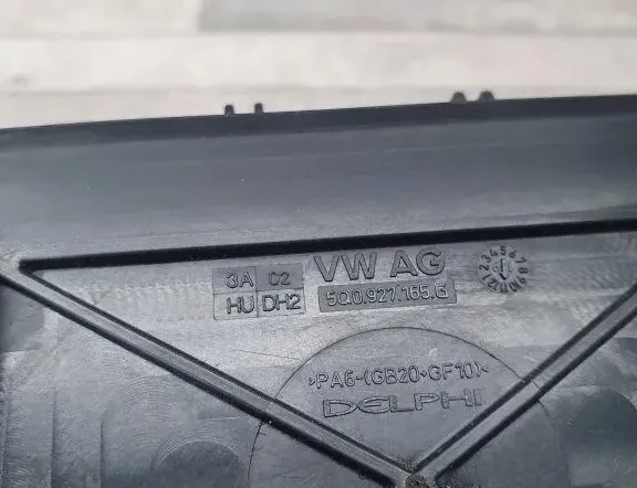 VOLKSWAGEN Passat B8 (2014-2023) Кришка блоку запобіжників 5Q0927165G,PA6BGB20GF10 34991755