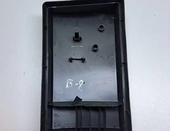 VOLKSWAGEN Passat B8 (2014-2023) Кришка блоку запобіжників 5Q0937132B 34991566