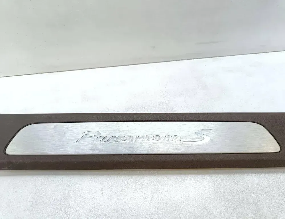 PORSCHE Panamera 970 (2009-2016) Обшивка переднього правого порога 970555518 26685540
