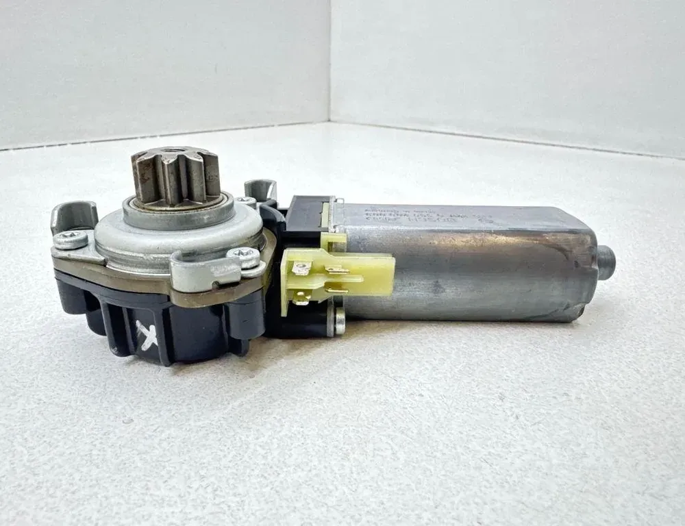 MERCEDES-BENZ S-Class W221 (2005-2013) Мотор керування переднім лівим сидінням 0390203003 33340468