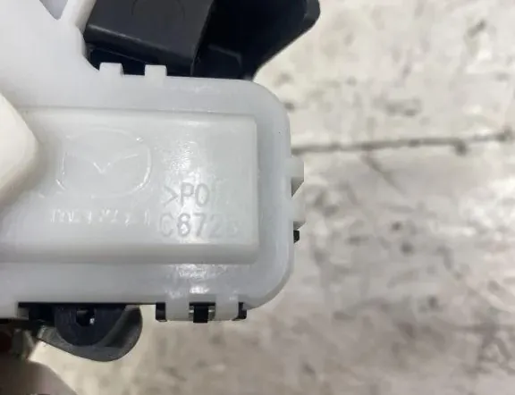 MAZDA CX-5 1 generation (2011-2020) Замок багажника C6728 33469237