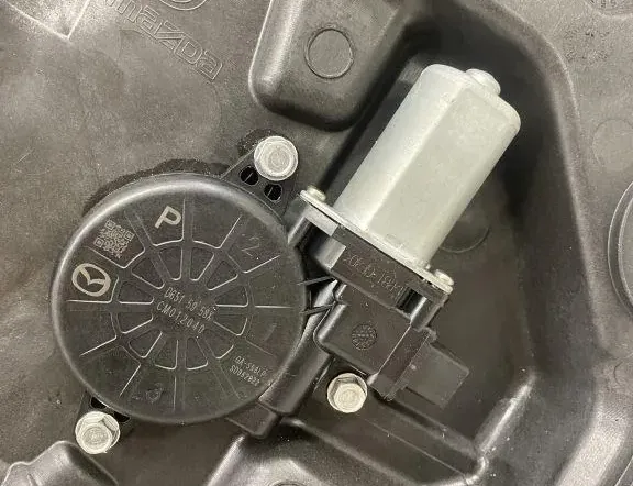 MAZDA CX-5 1 generation (2011-2020) Віконний підйомник лівої задньої двері 33469286