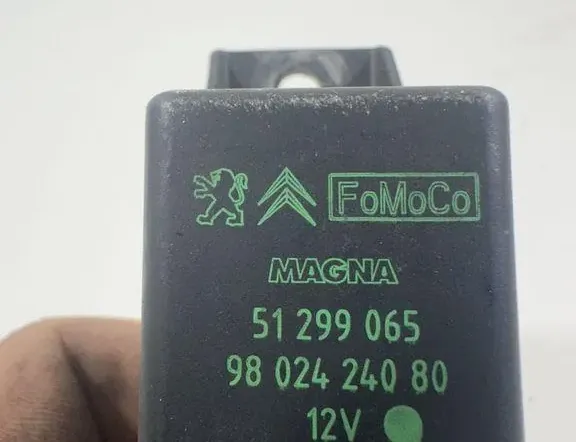 PEUGEOT 5008 1 generation (2009-2016) Свічки накалювання 9802424080 33472407