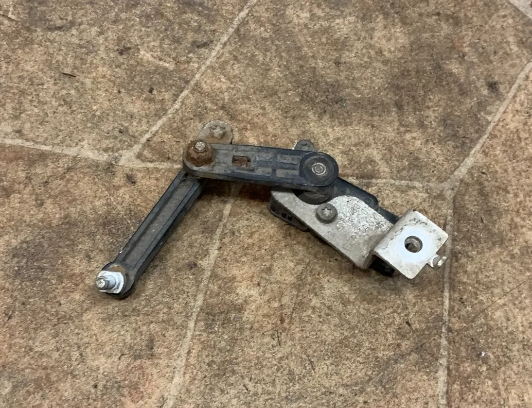 BMW X5 F15 (2013-2018) Передній лівий датчик рівня 6870200 33209275