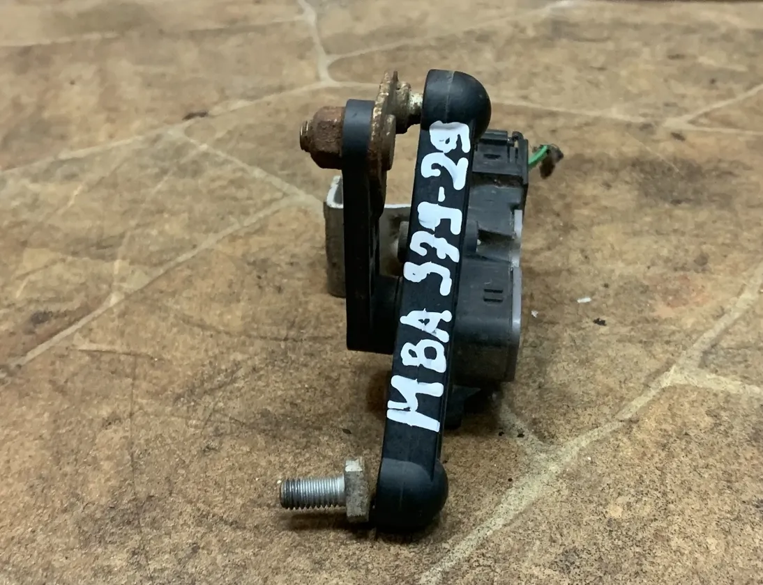 BMW X5 F15 (2013-2018) Передній лівий датчик рівня 6870200 33238484