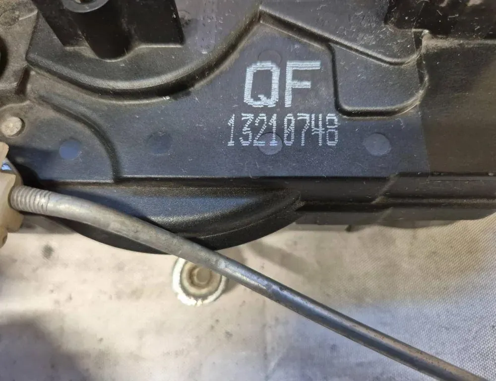 OPEL Zafira B (2005-2010) Замок передней левой двери 13210748 33985242