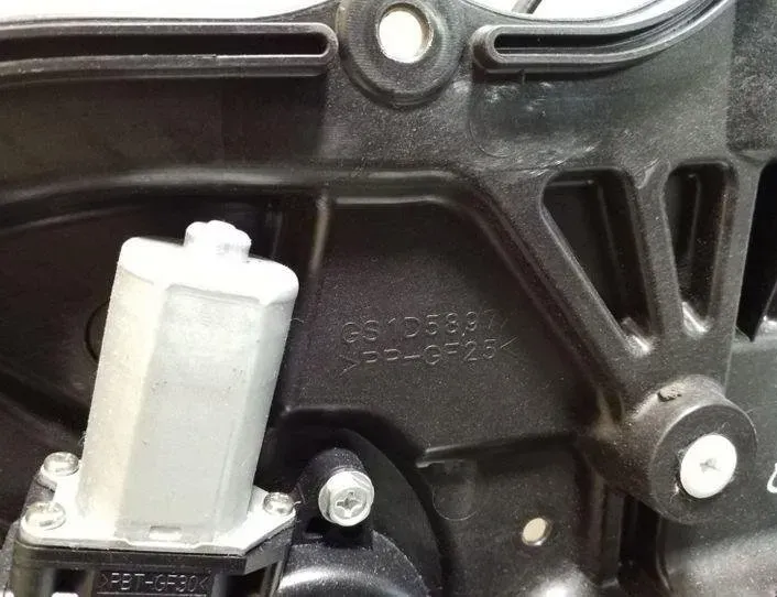 MAZDA 6 GG (2002-2007) Стеклоподъемник передней левой двери CM012030,GS1D5897X,D6515858X 26063907