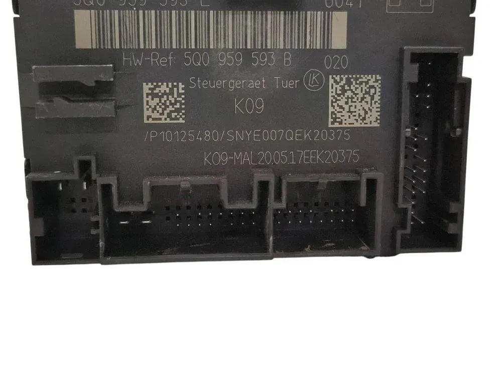 VOLKSWAGEN Passat B7 (2010-2015) Блок керування задніми правими дверима 5Q0959593E 33955149