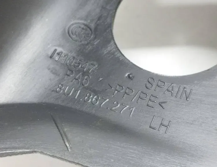 AUDI Q3 8U (2011-2020) Панель передніх лівих дверей 8U1867271 35101221