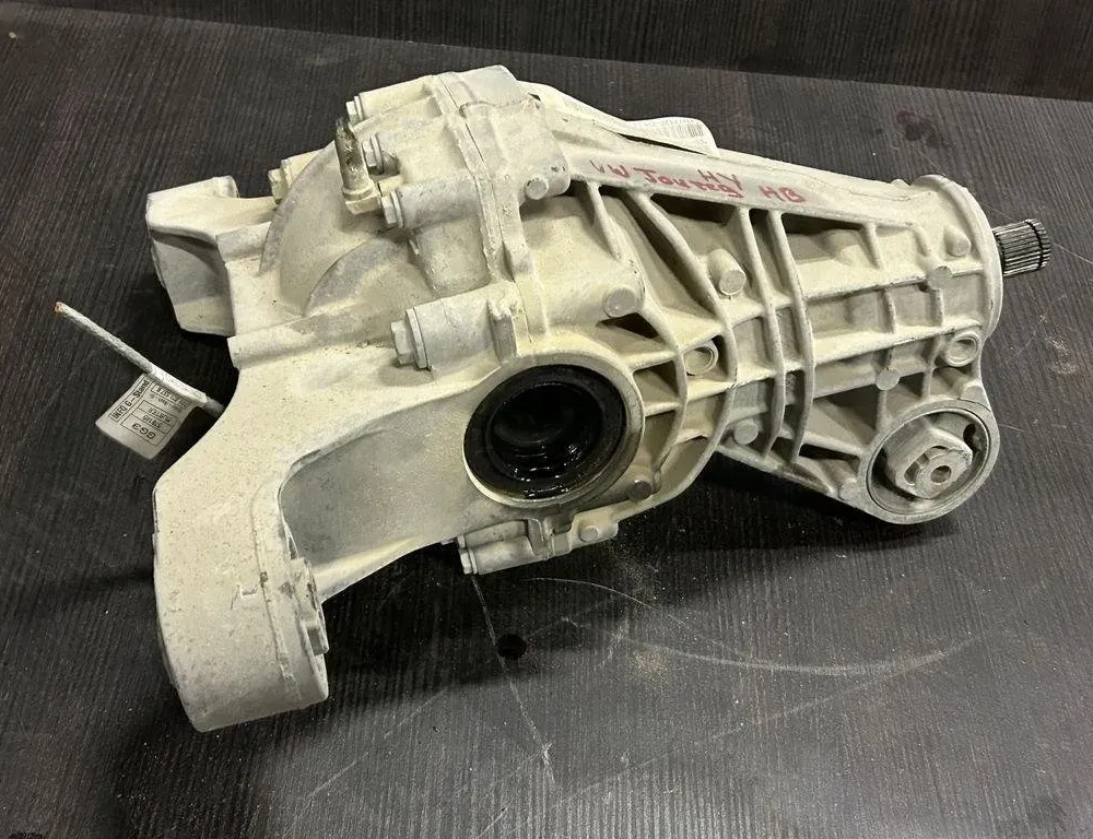 VOLKSWAGEN Touareg 2 generation (2010-2018) Задній диференціал 0BP525015H 31425053