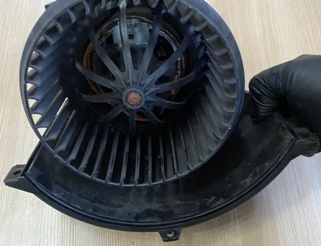 AUDI Q7 4L (2005-2015) Вентилятор обігрівача 4L2820021B 35043446