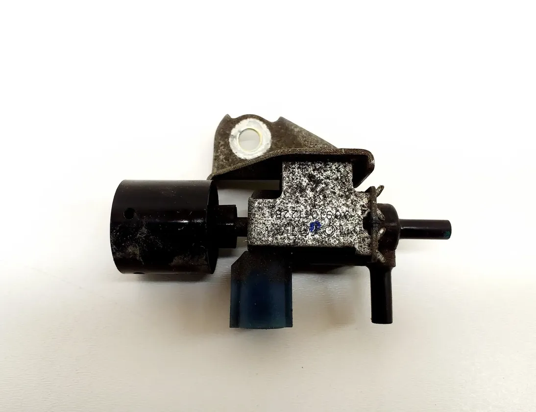 TOYOTA Auris 1 generation (2006-2012) Соленоїдний клапан 90910-12281 22752194