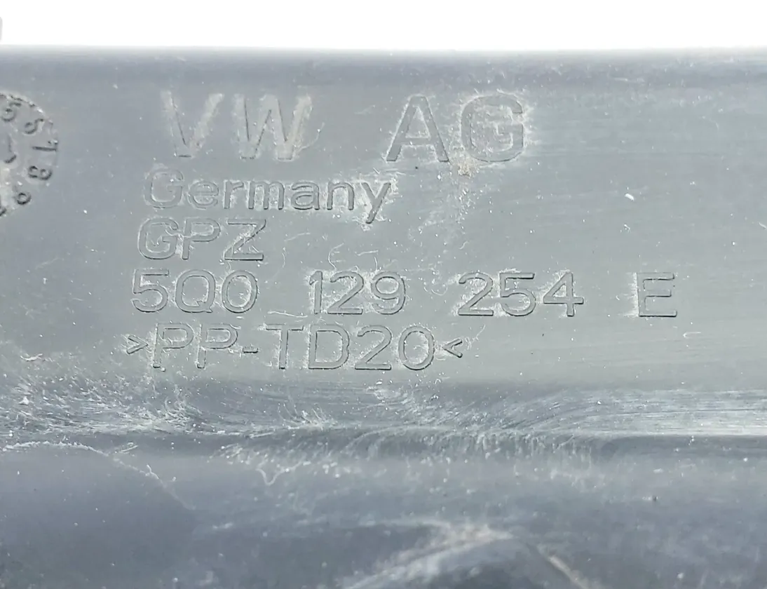 VOLKSWAGEN Passat B8 (2014-2023) ДЕТАЛЬ (ДЕТАЛИ) КАНАЛА ЗАБОРА ВОЗДУХА 5Q0129254E,5Q0129217A 33055911