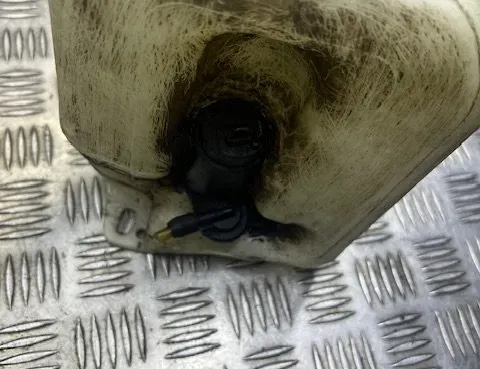 MAZDA 3 BK (2003-2009) Бачок мийки скла 701955453 29179443