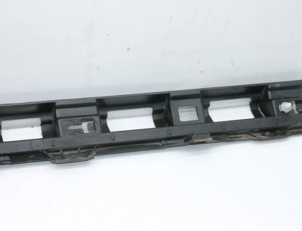 VOLKSWAGEN Passat B8 (2014-2023) Передній правий тримач бічної спідниці 3G0853946 35104409