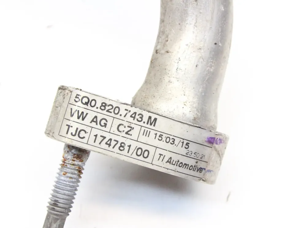 VOLKSWAGEN Passat B8 (2014-2023) Трубки кондиционера 5Q0820743M 24590043
