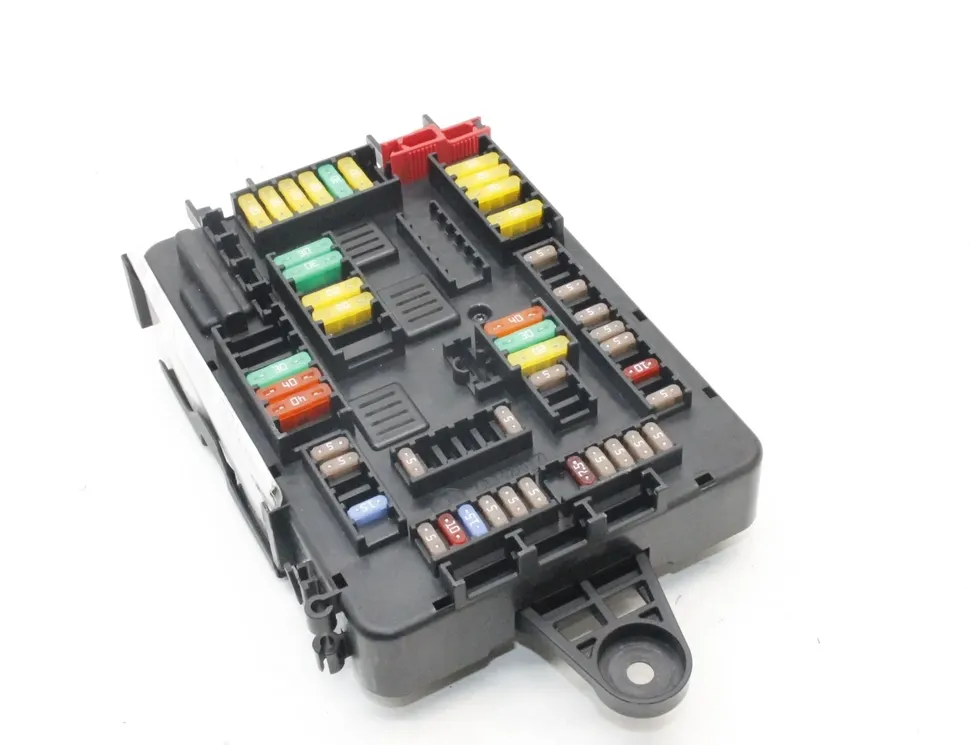 BMW 2 Series F22/F23 (2013-2020) Блок запобіжників 9389070 27296047