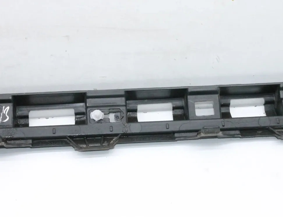 VOLKSWAGEN Passat B8 (2014-2023) Передній правий тримач бічної спідниці 3G0853946 35104409