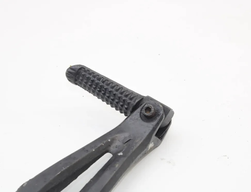 YAMAHA YZF-R Вішалка-кілочок задньої правої підніжки 33457824