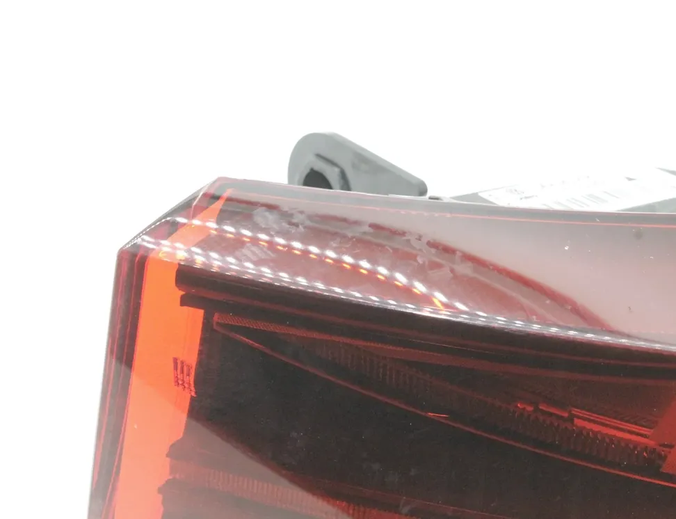 SEAT Leon Фонарь задний правый 5FA945208D 33515334