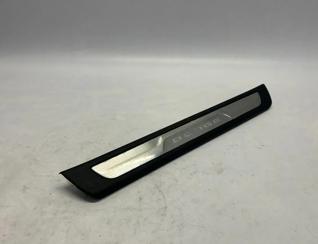 DODGE Durango 3 generation (2010-2024) Панель передніх лівих дверей 1SZ57DX9AA 35105824