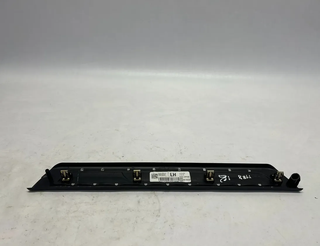 DODGE Durango 3 generation (2010-2024) Панель передніх лівих дверей 1SZ57DX9AA 35105824