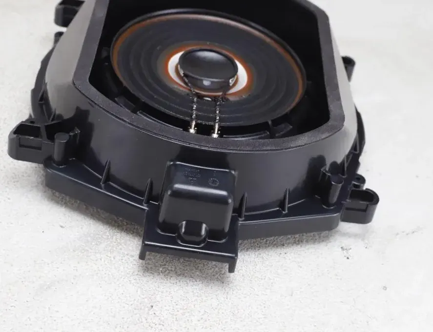 BMW X4 F26 (2014-2018) Сабвуфер 9297898,430407863531 33283255